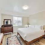 Gorgeous 4Br2Ba Home Near Ocean Beach