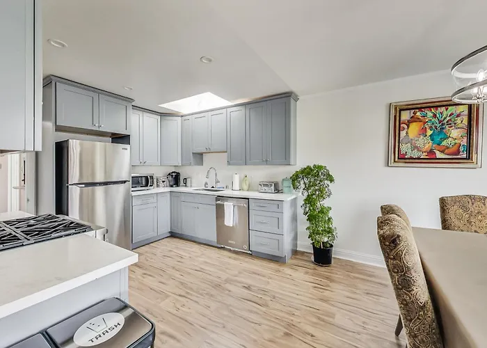 Gorgeous 4Br2Ba Home Near Ocean Beach